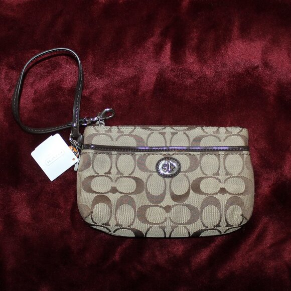 Vintage classic coach wristlet new with tags - Picture 1 of 5
